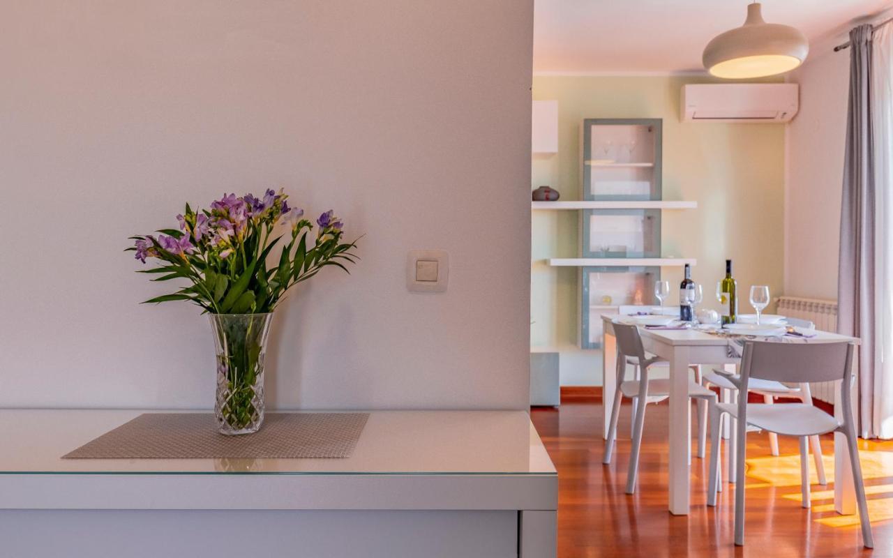 Apartment Pula, Family Friendly, Comfortable, Free Parking And Wifi Pula